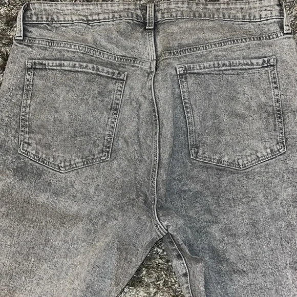 Women’s Grey Washed Jeans - Picture 4 of 6